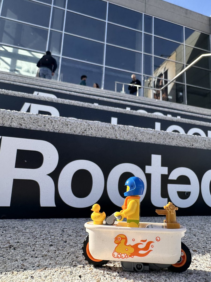 rootedcon's tweet image. Empezamos nuestro segundo día de #RootedCON2023 ¿Con resaca de la fiesta de ayer? 🏴‍☠🏴‍☠🏴‍☠