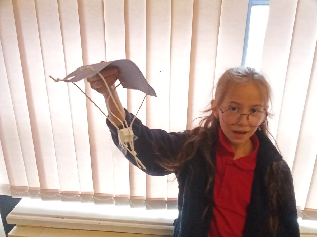 WBJYear5's tweet image. @wbjyear5 #wbjsscience Testing materials for the best parachute