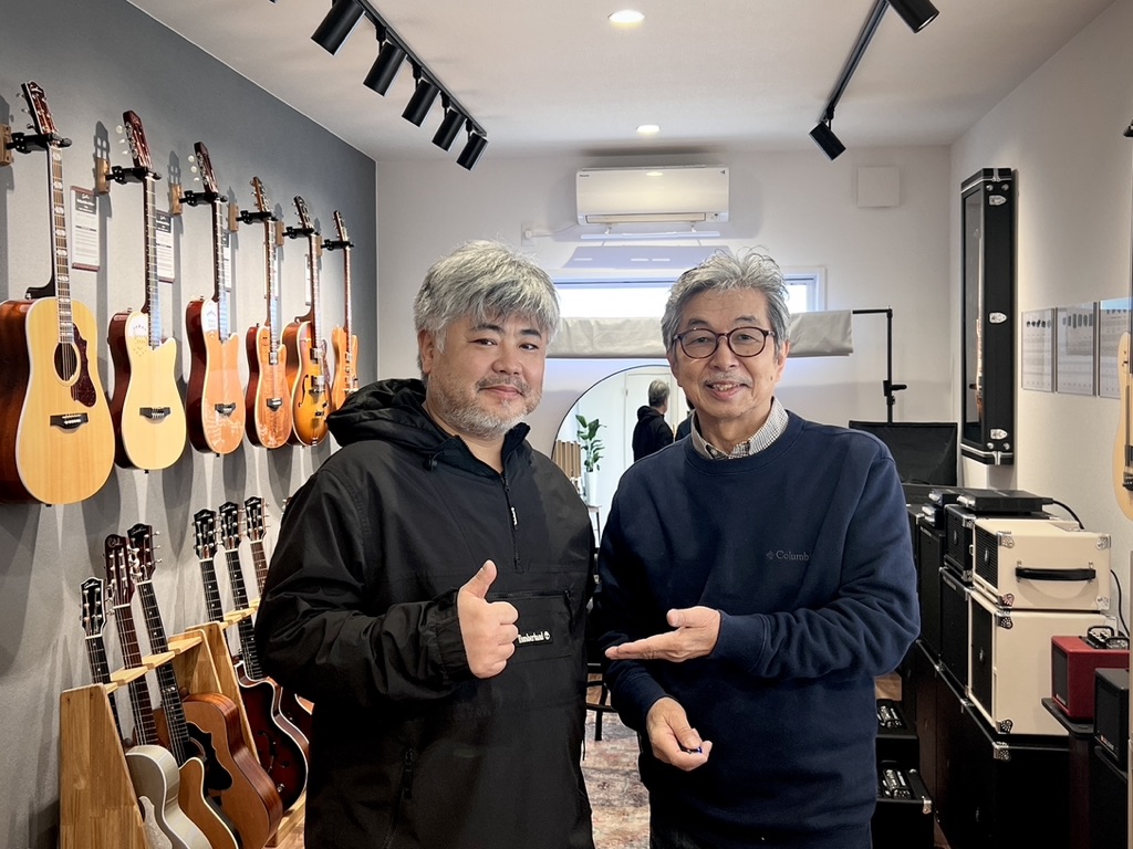 グラミー賞Best Global Music Albumで最優秀賞を受賞のMASA TAKUMI氏のMasteringを手がけた畑 亮次氏がNYから帰国。

J’z Shop、J’z Spaceを見学、グラミー賞受賞のお祝いに大人気のフィルジョーンズのX4Cをプレゼント。

jzshop.jp

#畑亮次 #マサタクミ #jzshop #jesinternational