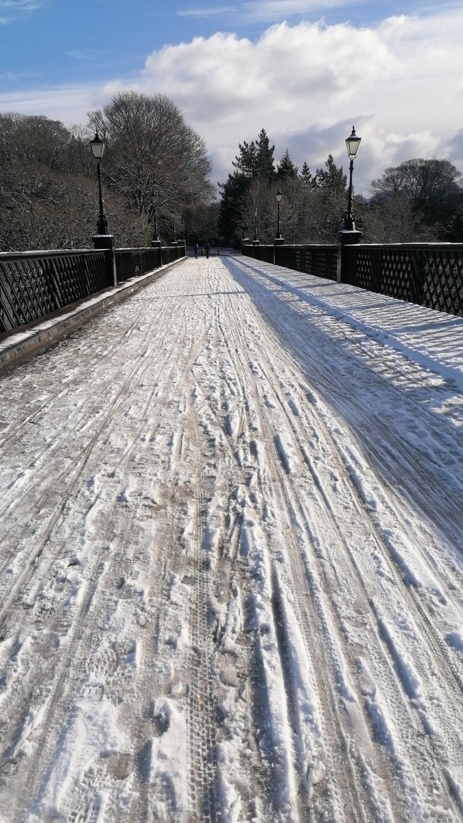 SPACEforHeaton's tweet photo. A light dusting of #snow doesn't just make the place look pretty, it shows how many people like to make use of streets protected by traffic filters, both new and old!
Walk or ride carefully today, enjoy the quite streets, and let your Councillors know you like them and want more https://t.co/rzrghSJePn
