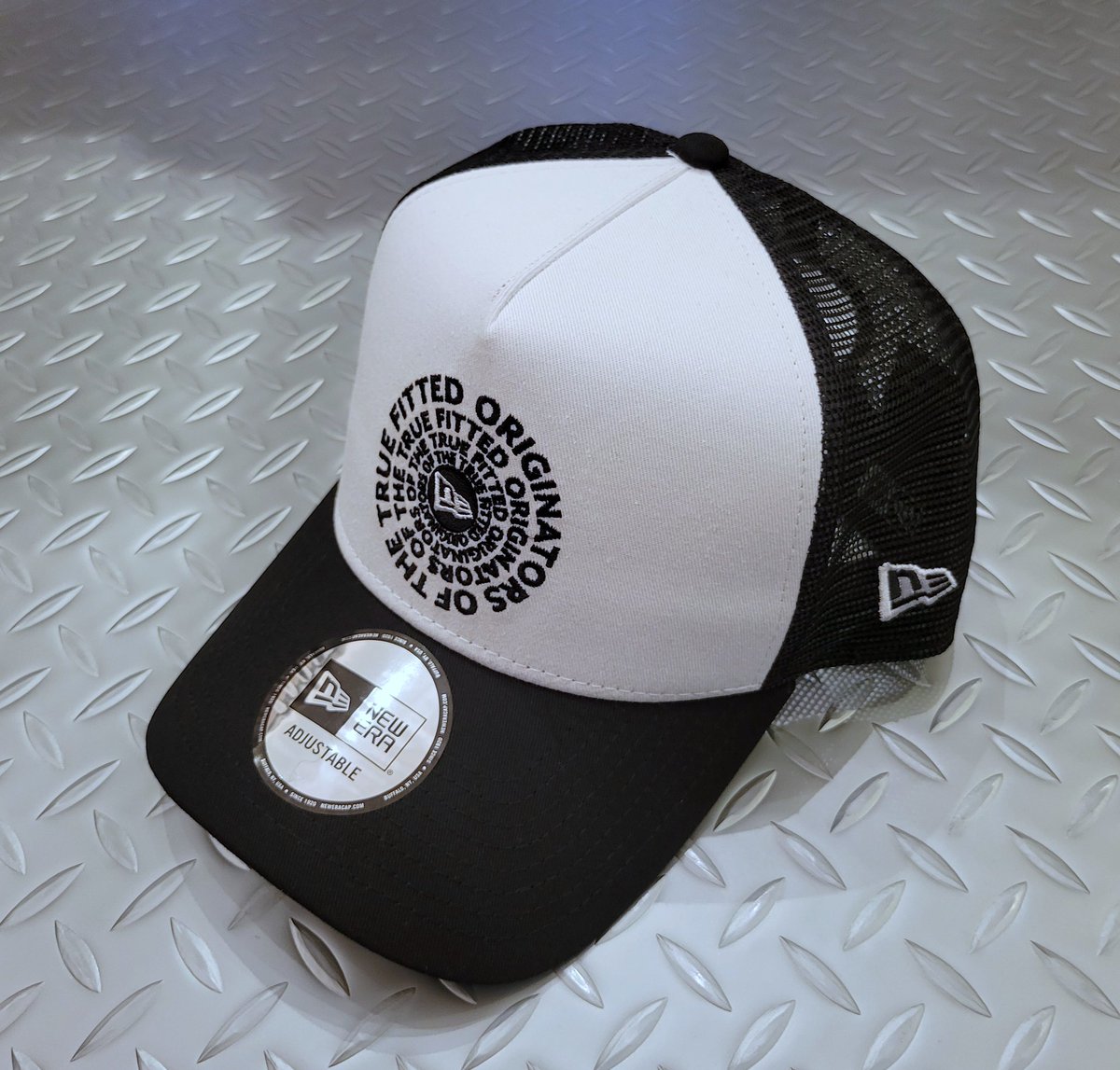 BEEHIGHSHOP's tweet photo. ☆春物が続々入荷しています☆
ニューエラのキャップが入荷しました！
フロントにサークルロゴ刺繍。
人気のメッシュタイプ。
プライス:3960円
ぜひ店頭でチェックしてくださいね♪
皆様のご来店を心よりお待ちしています(^^)

#newera#ニューエラ #愛知県 #岡崎市 #ビーズハイ #beeshigh https://t.co/sMmqEA6TWV