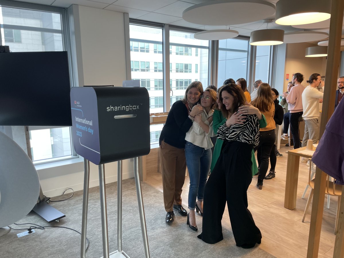 ayvens_group's tweet photo. Time to close this year's #InternationalWomensDay!
It was great to see such great participation and involvement from everyone! Thank you to all our employees who, collectively, are forging positive change and fighting the good fight. #ALDEmbraceEquity #MoveForGood #IWD2023 https://t.co/KCIZgIKUCq