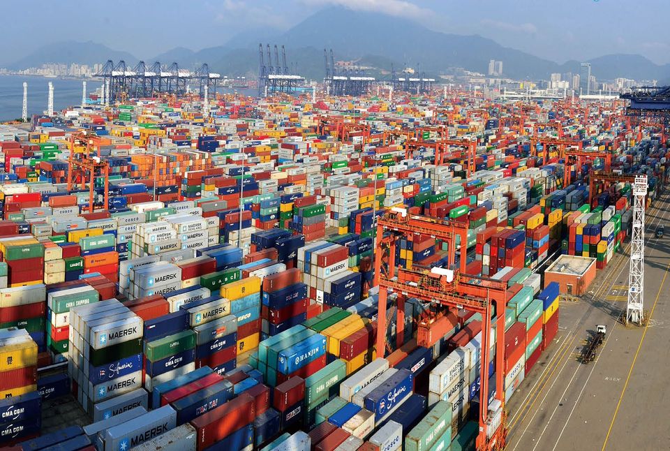 formation_gap's tweet photo. Les installations portuaires sont tous les équipements terrestres ou marins nécessaires au fonctionnement du port. Subdivisées en trois catégories à savoir les bassins, les entrepôts, et les postes à quai ; les installations portuaires sont des sites sensibles qui nécessitent une https://t.co/jnOu44hQwo