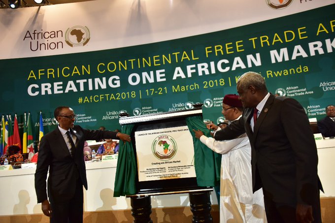 Le gouvernement du #Rwanda, l' @AfCFTA et @afreximbank signeront ce jour un accord pour que le Rwanda accueille le Fonds d'ajustement de la Zone de libre-échange continentale africaine. Ce fonds de 10 milliards de dollars aidera les pays africains à mettre en œuvre la #Zlecaf.