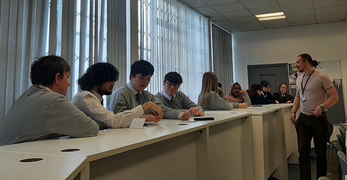 Cant_sixthform's tweet photo. Our Year 11, 12 and 13 student focus group @Cant_sixthform @cantonianhs would like to thank @BrookCymru for sharing the review of their resources in light of our feedback. #Revised #FullyInformed https://t.co/y7SZBad1IH