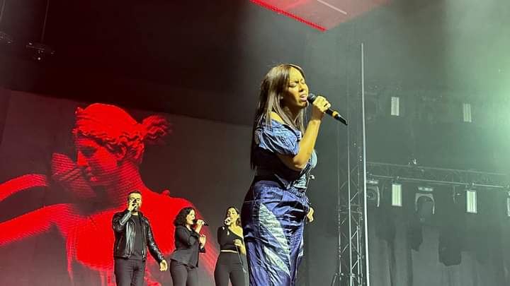 bent_world_2's tweet photo. Quelques photos du plateau d'artistes #CONTACTVIP, hier à la Cité des Congrès de Valenciennes, avec notamment notre @amel_bent 👑
- Crédits photos pages Facebook Radio Contact • FR / Laurent Degallaix (Maire de Valenciennes) ©️📷 (1) https://t.co/c6jZmPQx2C