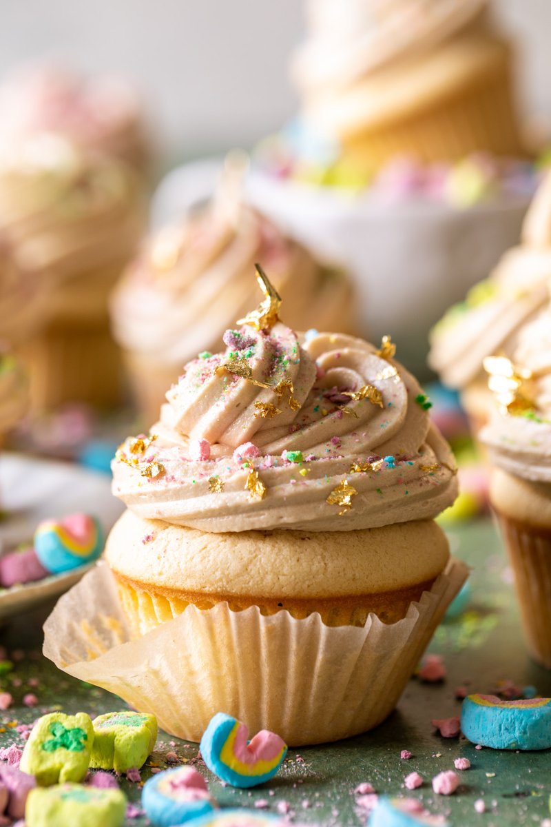HBHarvest's tweet photo. NEW! Lucky’s Golden Ticket Cupcakes. Sweet, simple, and delicious, every Leprechaun out there will love these cupcakes. 

https://t.co/ihTu5tpnTf https://t.co/dbPNyRllJt