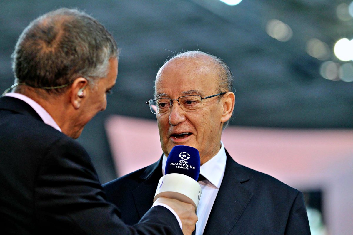 B24PT's tweet photo. Vai chegar "muito provavelmente" à Netflix uma série documental, atualmente a ser gravada, sobre a presidência de Pinto da Costa no FC Porto, noticia o @ojogo https://t.co/iHuI1cbjvA