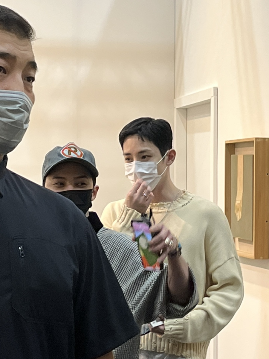 DAPMODELS_TH's tweet photo. #GDRAGON  #leesoohyuk  #이수혁 https://t.co/Utg9MvsIY9