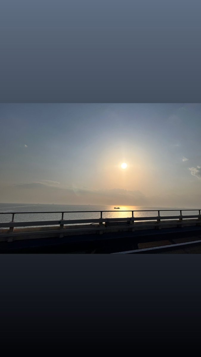 jnsung's tweet photo. In the glorious moments of dusk, I bask in the beauty of a captivating sunset, entranced by the vivid hues splashed across the sky. Amidst this picturesque scene, there lies an unparalleled beauty that reigns supreme; my own visage.  https://t.co/IvMLJu0JHA