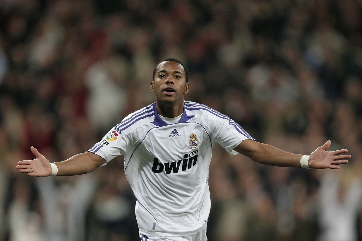 garistengah_id's tweet photo. Sebelum Neymar, Brasil pernah punya Robinho sebagai the next Pele.

Masa mudanya cukup gemilang. Sayang, bukannya menjadi sehebat Pele, Robinho justru menjadi seorang tersangka dan dijatuhi hukuman 9 tahun penjara.

Apa yang terjadi pada Robinho? A Thread! https://t.co/QKS4CQmnCG