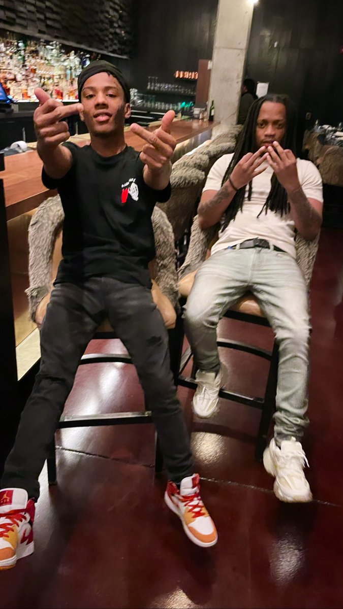 MtvCash079's tweet photo. 🥷🥷🖤 https://t.co/4wi3KrO44V
