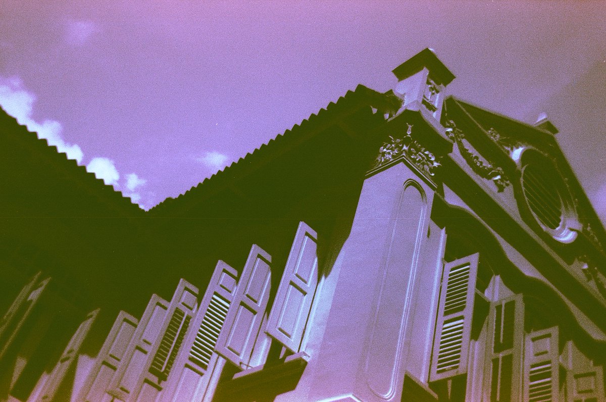 admiring the beauty of colonial heritage building in #purple color, simply gorgeous.. #filmphotography #35film #35mm #streetphotography #filmisnotdead #ishootfilm #hipercatlab @hipercatlab #filmcamera #toycamera #toycam #plasticlens #plasticcamera #nuo2x2 #nuo2x2toycam #viola