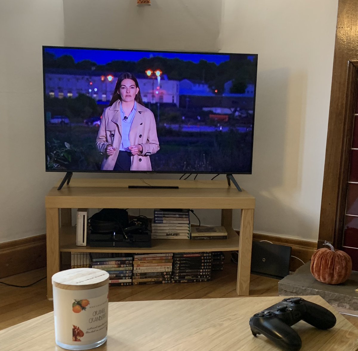 evalightfoot's tweet image. After five years at the BBC I’ve finished my last shift! Thanks to everyone that has shared their story with me. I’m going to miss working with my wonderful colleagues @bbcemt SO much. It has been a dream ✨