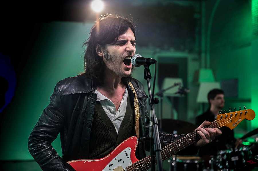 Territori Clandestí (@tclandesti) on Twitter photo Xarim Arester s'ha endut el guardó al millor disc de l'any als #PremisEnderrock23. Enhorabona a totes i us recordem que podeu recuperar el nostre <a href="/efectecollins/">Efecte Collins</a> dedicat al Xarim a <a href="/rtveplay/">RTVE Play</a> .
Aquí la conversa amb <a href="/LluisGendrau/">LluísGendrau</a> a <a href="/radio4_rne/">radio4_rne</a>
rtve.es/a/6824823/ Xarim Arester s'ha endut el guardó al millor disc de l'any als #PremisEnderrock23. Enhorabona a totes i us recordem que podeu recuperar el nostre <a href="/efectecollins/">Efecte Collins</a> dedicat al Xarim a <a href="/rtveplay/">RTVE Play</a> .
Aquí la conversa amb <a href="/LluisGendrau/">LluísGendrau</a> a <a href="/radio4_rne/">radio4_rne</a>
rtve.es/a/6824823/