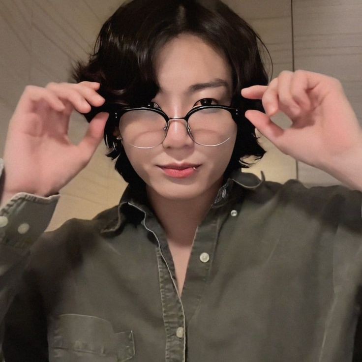paraluman_vk's tweet photo. NEPENTHE

-A #filotaekookau wherein Zy (Jung!kook) loves to annoy Raii (Tae!hyung) https://t.co/0oZcirAFmt