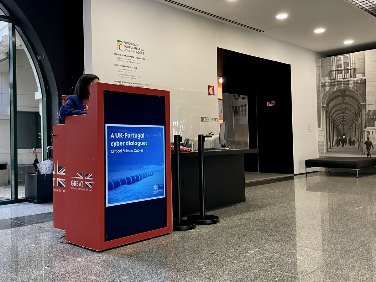 <a href="/ChrisSaintyUK/">Chris Sainty 🇬🇧</a> now opening our “A UK-Portugal cyber dialogue: critical subsea cables” seminar at <a href="/FPComunicacoes/">FPC</a> in Lisbon #ukinportugal