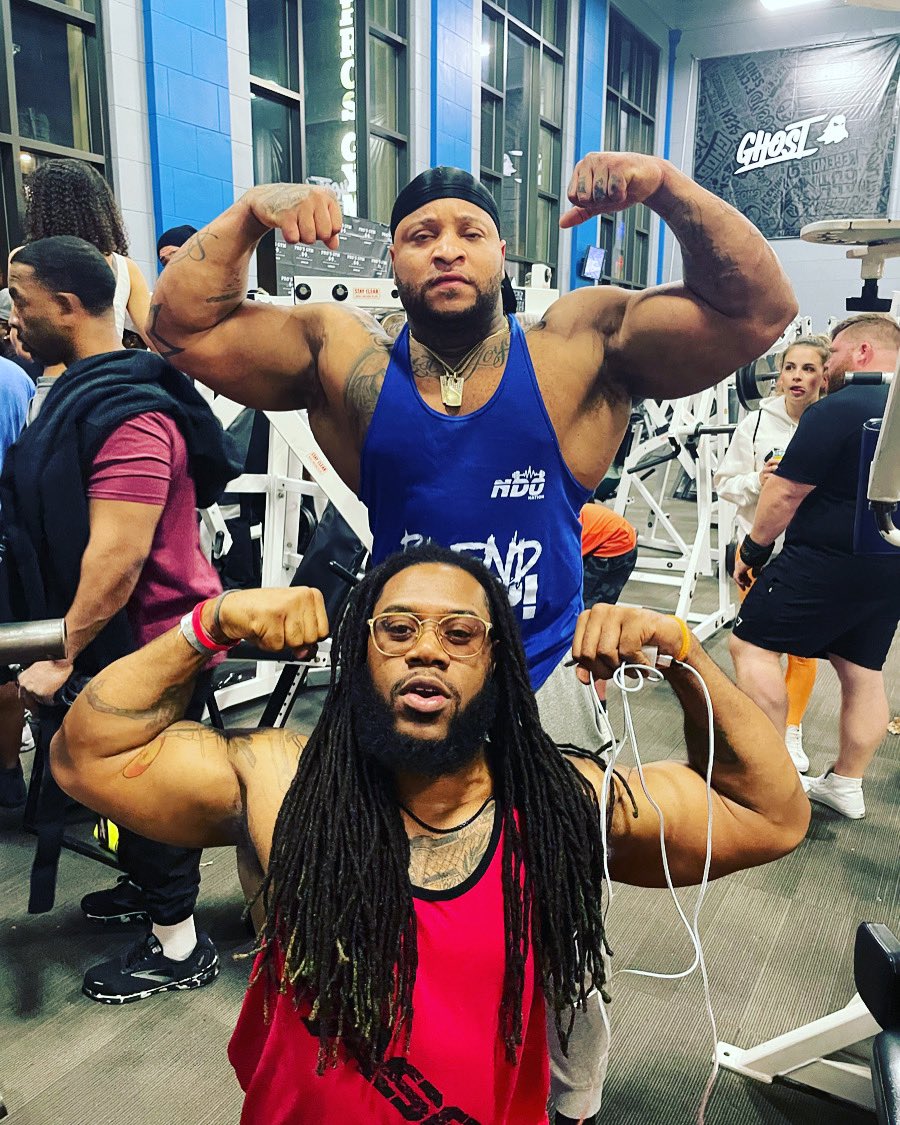 yochizzle100's tweet photo. S/O to my G  @gage_the_guggernaut 💯💯#reps #heavyweights  #bigarms💪 #lastsetbestset #wetraintheyworkout https://t.co/mjI6MKB0Z5