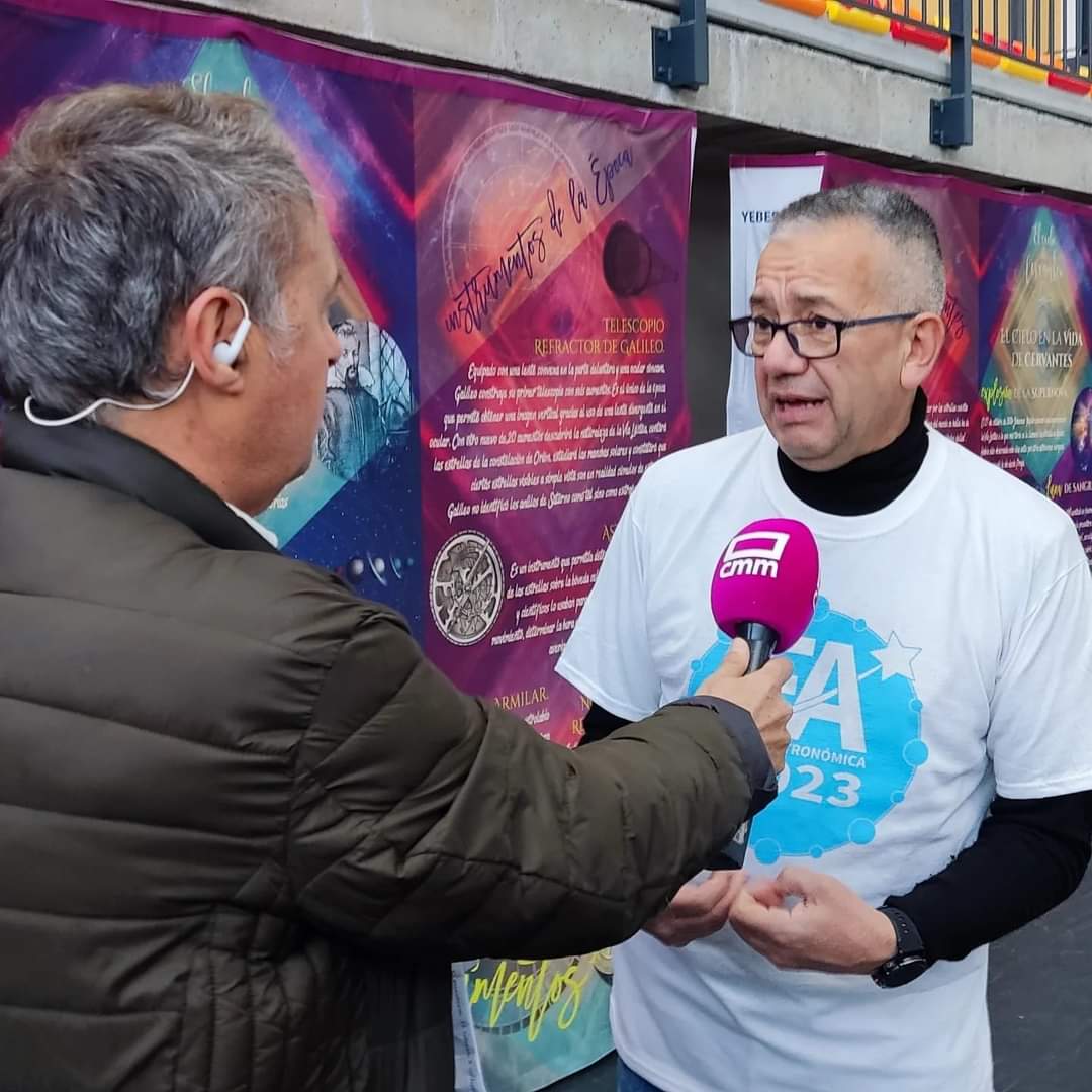 AstroYebes's tweet photo. 📣 Ya ha comenzado #expoastronómica2023‼️ 
Con la visita de los coles, planetario y proyecciones #Cadete Espacial de @4661filmfest 
👍 Mañana sábado abriremos al públicoa partir de las 9:30.
🎫 Entrada gratuita
#ciencia #divulgación #conocimiento #cine #cortometrajes #astronomía https://t.co/gXxlLrhCaX