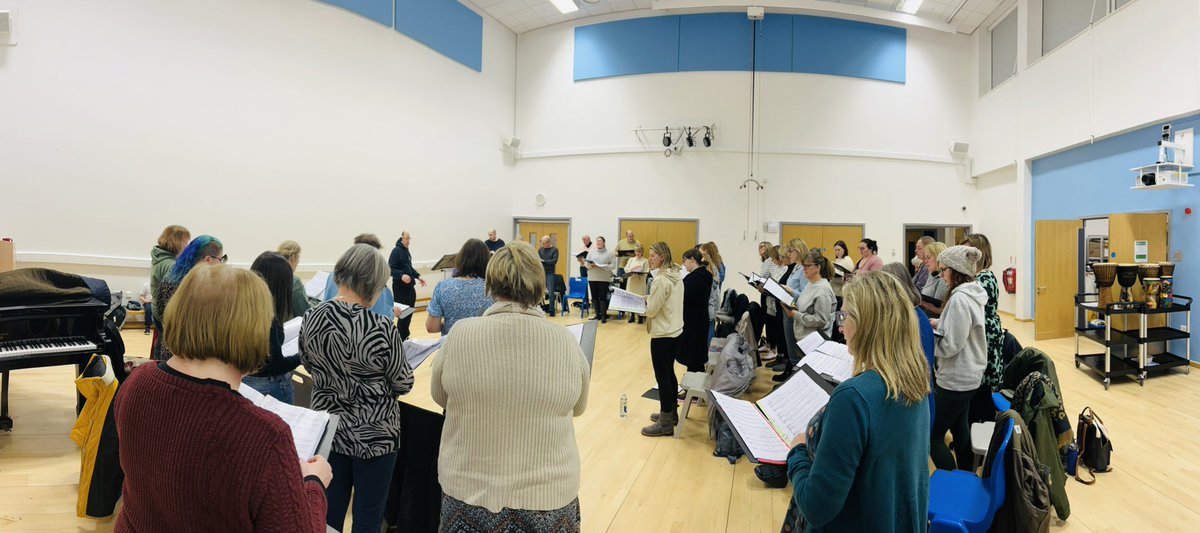 BMSContempChoir's tweet photo. Not to brag… but we have grown so much recently that we have to take pictures in panorama mode now 😂 https://t.co/RXw19kg9aA