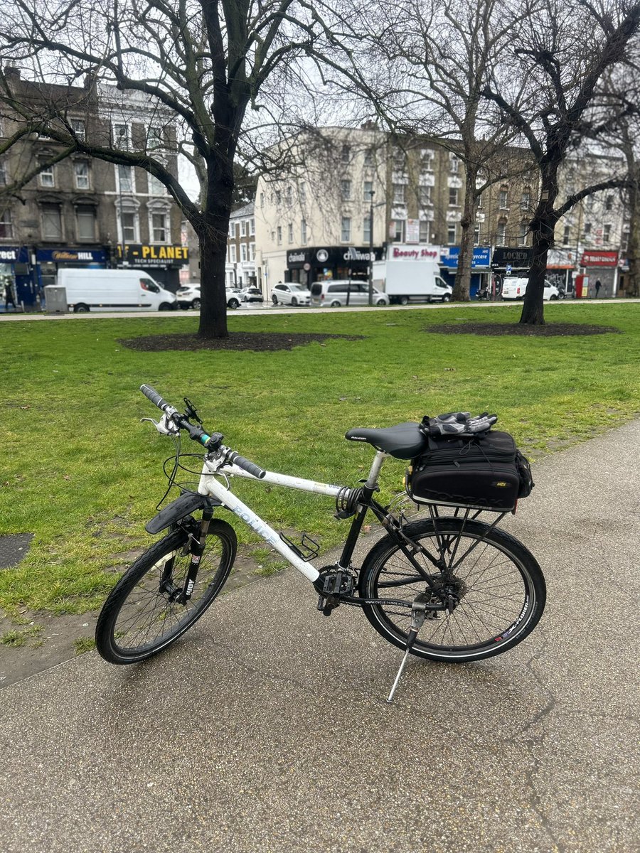 Ward officers out on cycles today, no matter the weather we will patrol our streets 🚲. If you see officers out and about please stop and say hello #localpolicing @MPSShepherdBush