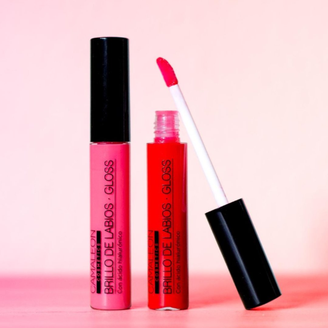Los Magic Gloss 💄 con ácido hialurónico duran 12h, hidratan y aportan volumen 💋 y están disponibles en rojo y rosa Descubre el gloss con ácido hialurónico que cambia de color 💥, ¡descubre los Magic Gloss 💫!
#CamaleonCosmetics #ElColorQueSigueTuRitmo