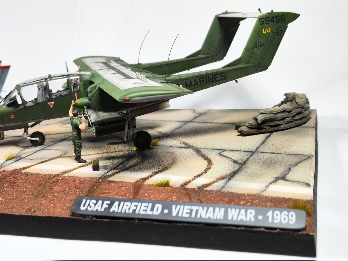 CRV_ScaleModels's tweet photo. ICM USAF Vietnam Airfield. Kit n°DS4803. Selfmade base, Ford Mutt and other accesories by 3D printing. https://t.co/8xiU7l9dmc