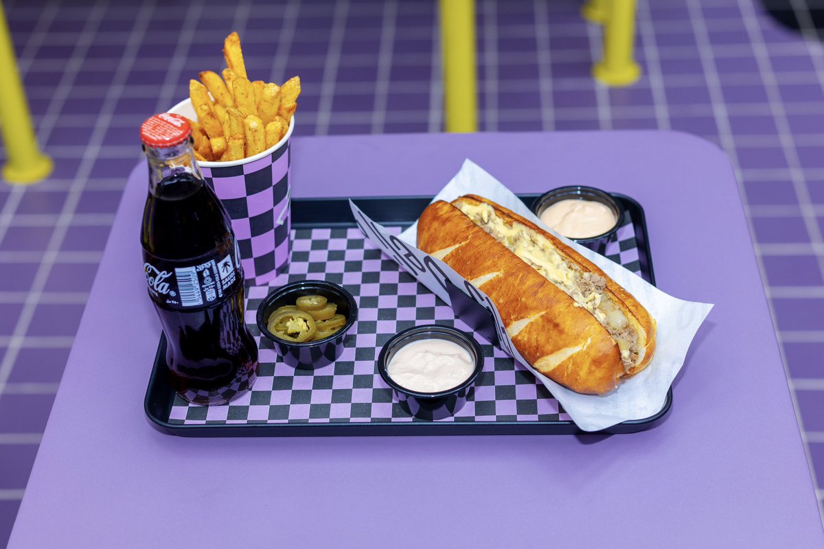 215Deli's tweet photo. Simple choice with rich experience 💜 https://t.co/0WcQWEE7MD