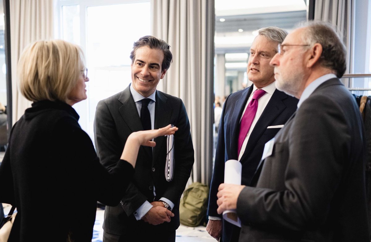 PabloZalba's tweet photo. Reunion to discuss @epfsf_eu :"The European Digital Euro - a digital currency for Europe?" A special thanks to @Wim_Mijs and @othmar_karas, along with incredible speakers @s_yoncourtin Commissioner @McGuinnessEU  Evelien Witlox, Randal Quarles, @sfernandezdelis and @jochensiegert https://t.co/6lmNDX4XxB