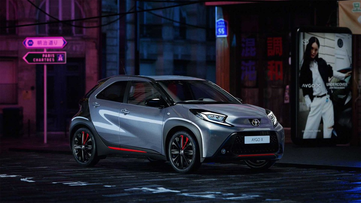 ¿Conoces la edición limitada #AygoXByUNDERCOVER, fruto de la colaboración entre #Toyota y <a href="/undercover_lab/">undercover_lab</a>?

Ya puedes reservar esta versión exclusiva del #AygoXCross.

#ToyotaByUNDERCOVER #ToyotaUNDERCOVERParisTokyo

bit.ly/AygoUndercover