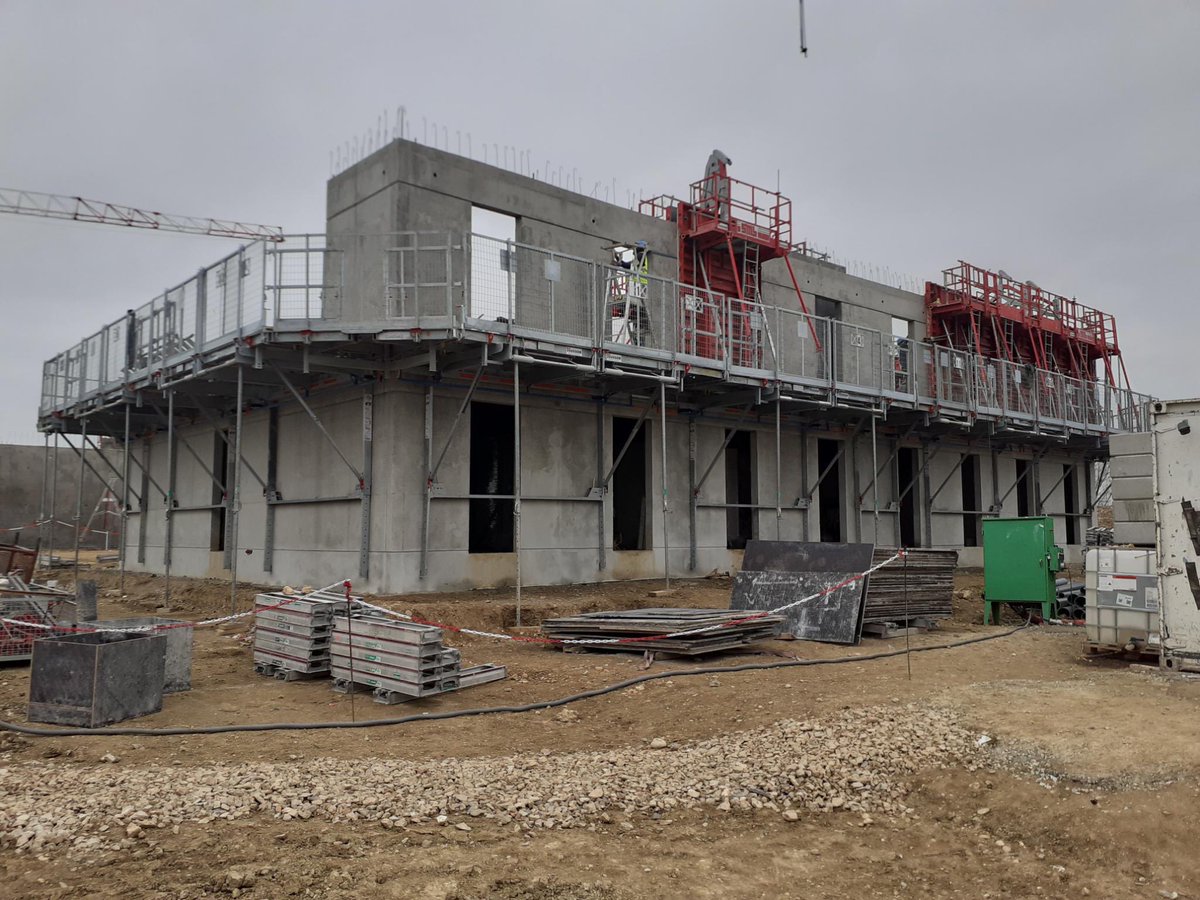 PompiersHerault's tweet photo. #Travaux|| Du côté du Centre Interdépartemental de Formation à #Gignac les entreprises s’activent pour que le #CEIFOR soit livré à date prévue Bientôt une nouvelle dimension dans la formation des Sapeurs-#Pompiers de la #Région @Occitanie https://t.co/Hc3RK9YFzV