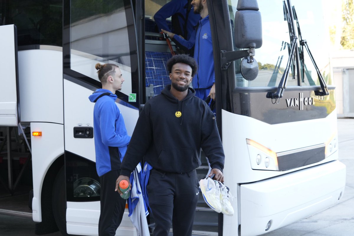 ERAUMBasketball's tweet photo. All smiles this morning in Ft. Lauderdale 😀
#GoERAU #NCAATournament https://t.co/xW3brMy8gU