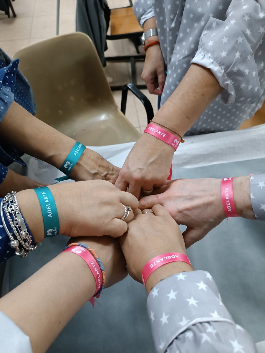 adelacv's tweet photo. Estes Falles, PosatELA! 🎆 Gracias Amalia de la #fallamanuelcandelabeatriztoortosa por enviarnos la foto y apoyar nuestros programas con las pulseras 💚💙💜
Contacta con #ADELACV :
📞658 856 776
📧 correo@adela-cv.org
#PosatELA 🎆 #Falles2023 #ADELANTE #ELA #LaELAexiste 👁️ https://t.co/QD0Mb4hsv8
