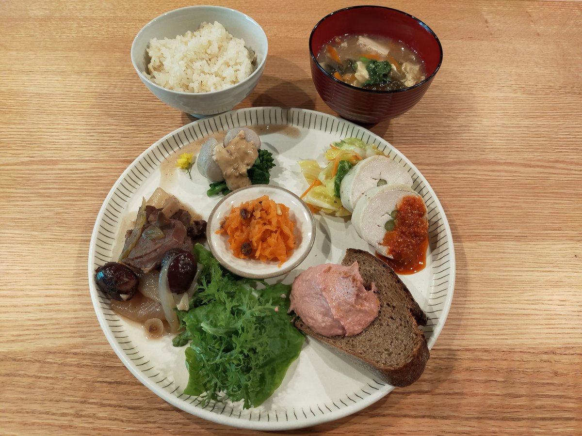 夜は薬膳のご飯～🍚 https://t.co/aBoR6SJxeI