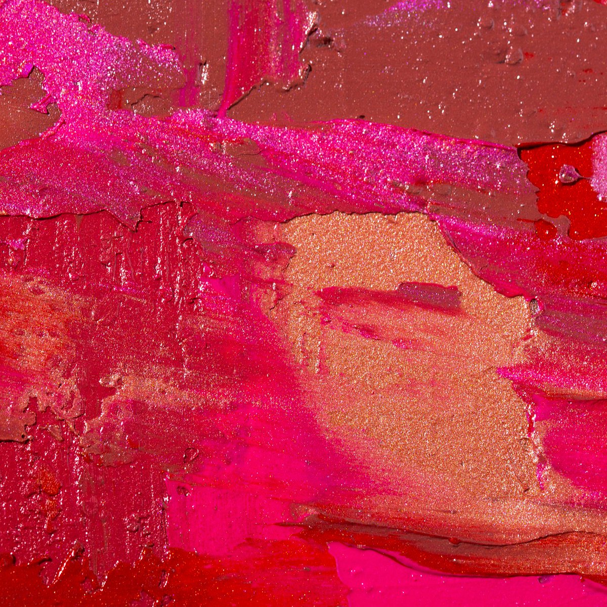 ¡Permanente, mate, flúor y metalizado 💥 son los acabados de nuestros pintalabios 💄! Son naturales 🌿, de textura cremosa y colores intenso 🌈 Labiales que nutren, regeneran y protegen, con cobertura total y efecto de larga duración 🙌
#CamaleonCosmetics #ElColorQueSigueTuRitmo