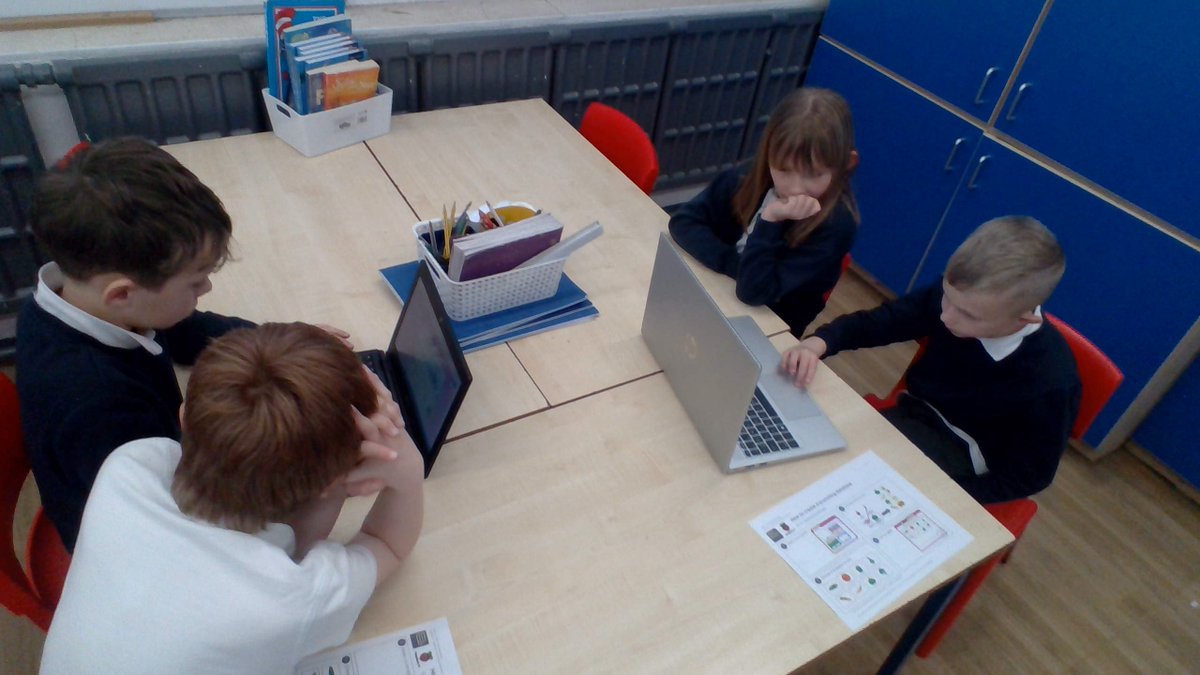 BPSHull's tweet photo. 3HM have had a great morning building a branching database in computing. #BPSComputing https://t.co/KstRY5gQaA