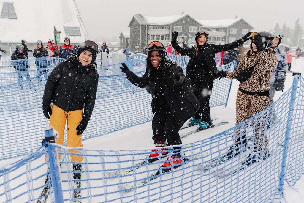 Wintersport is leuk, maar jij bent de leukste! #werkenbijdaan instagr.am/p/CpmrK-wOJ7K/