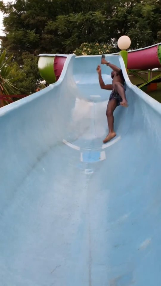 WhenInZim's tweet image. Sliding into the weekend like
.
.
🎥 @waterworldbyo
.
.
📍 Water World, Montrose, Bulawayo
.
.
#WhenInZim