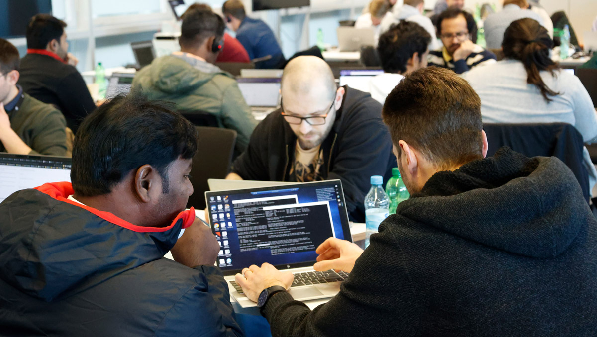 Stellantis's tweet image. #StellantisTech: Stellantis and @awscloud run a #hackathon in Rüsselsheim 🇩🇪. Now all #Stellantis #software developers can provision within minutes a complete workspace including tooling and virtualised hardware and just start building automotive software for our customers.