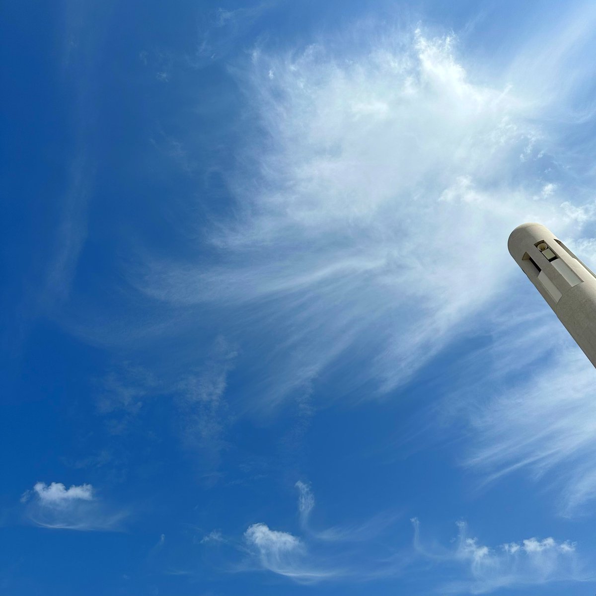 ان كنّك لعندن رايح وجنّ الهوا 🎶
خدني ولنّو شي دقيقة وردّني 🤍
يا غيــــــــــــــــــــــــــــــــــم