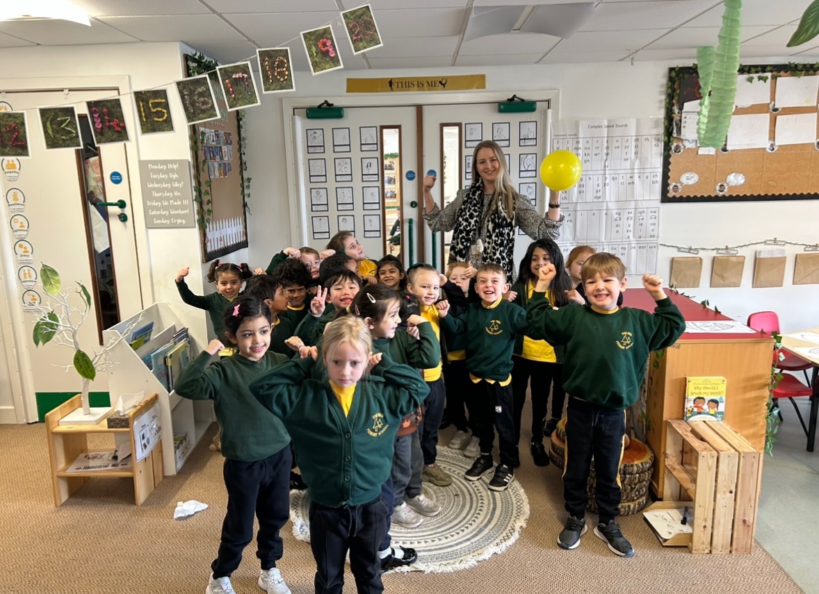 firsprimarysale's tweet photo. #RecAsh #RecElm We have taken part in various experiments this week for #scienceweek but our final one blew us away! #teamwork https://t.co/QUFIdlR9zB