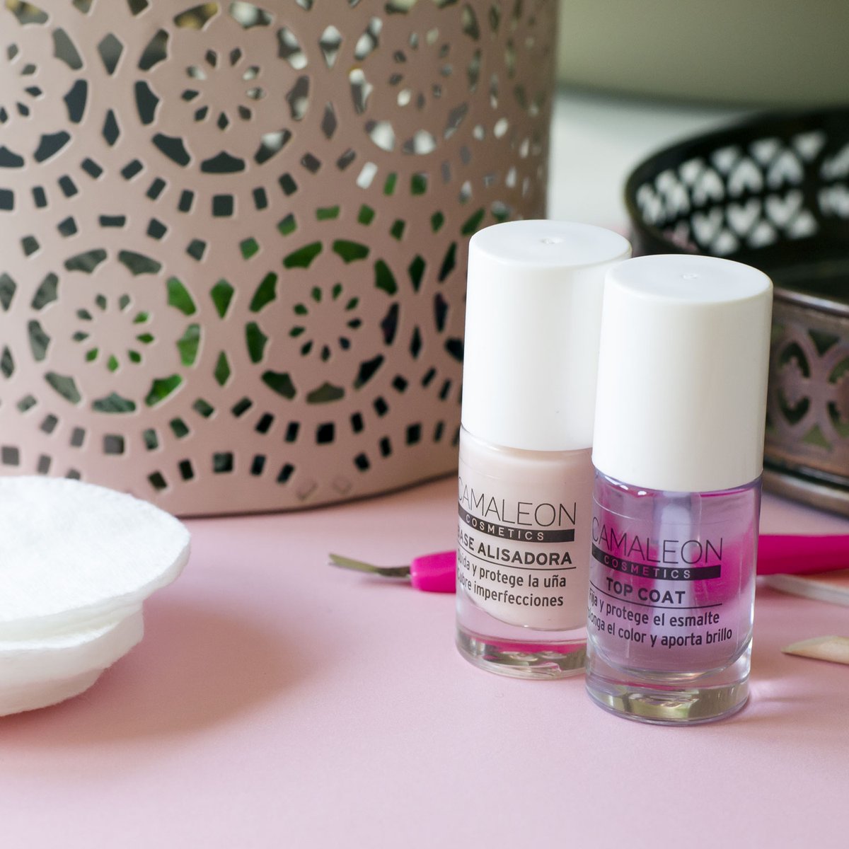 Pack manicura perfecta, ¡dos tratamientos para que tus uñas estén protegidas, fuertes y con un color mucho más duradero 😍!
#CamaleonCosmetics #ElColorQueSigueTuRitmo