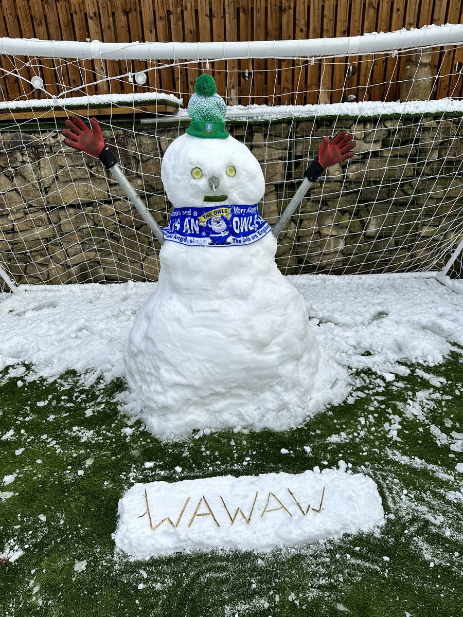 Loving this @swfc snowman built by my son, Max.
He's Wednesday mad! 
Put in a lot of effort, hope you like it 💙⚽

@bazzabannan25 @LiamJPalmer @stockogk1313 @lgreggers9 

#swfcsnowman
#swfc 
#wawaw
#snowfun 
#funday