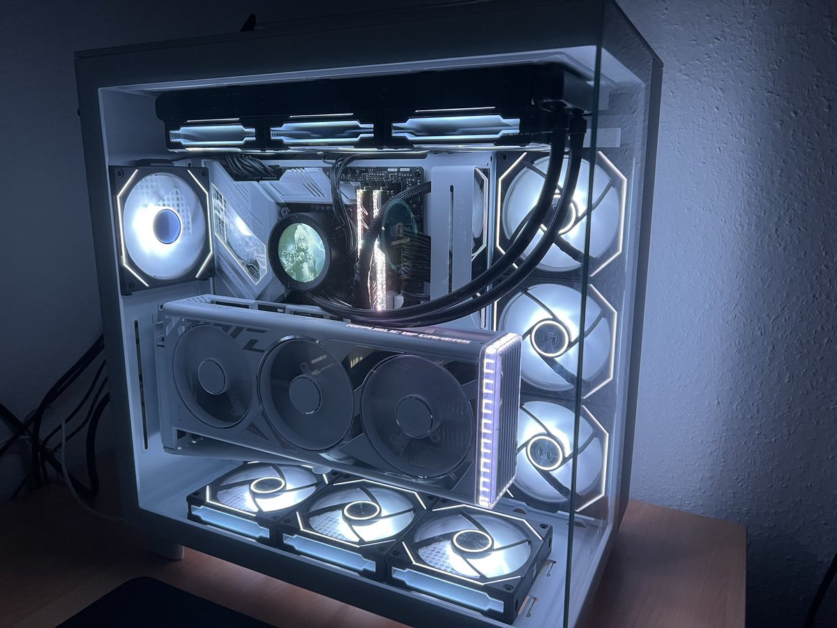 peeceecenter's tweet image. #PeeCeeBuilds #BuildOfTheDay

Clean black and white build. 

Post a picture of your build and tag #PeeCeeBuilds for a chance to be featured on our page.

Build posted by Discord user NoAim#0001