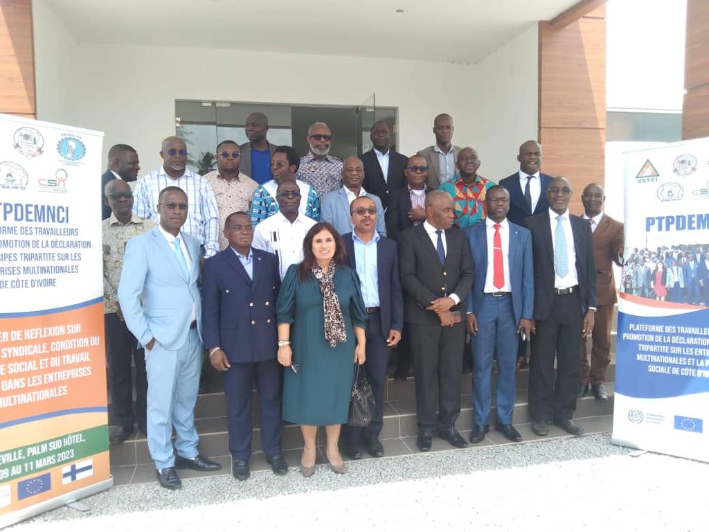 OITAbidjan's tweet photo. 🔴FLASH INFOS‼️
La liberté syndicale comme outil au #dialoguesocial et au #travaildécent dans les Entrteprises Multinationales (#EMN) en #CIV225 🇨🇮, au centre d'un atelier à Jacqueville.
Une activité de @OITAbidjan à travers #ACTRAV à l'intention des organisations syndicales. https://t.co/xzuTGlXUz0