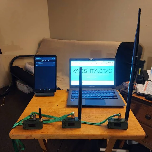 giammaiot2's tweet photo. Meshtastic "MeshOTG+" LoRa 868/915MHz (wire version)
https://t.co/UfYpI74lSA
#SoftwareDefinedRadio #SDR
#MeshNetwork
#SoftwareDefinedNetwork #SDN
#LoraWAN #LoRa #LoRaGo https://t.co/PFpyCu9eL4