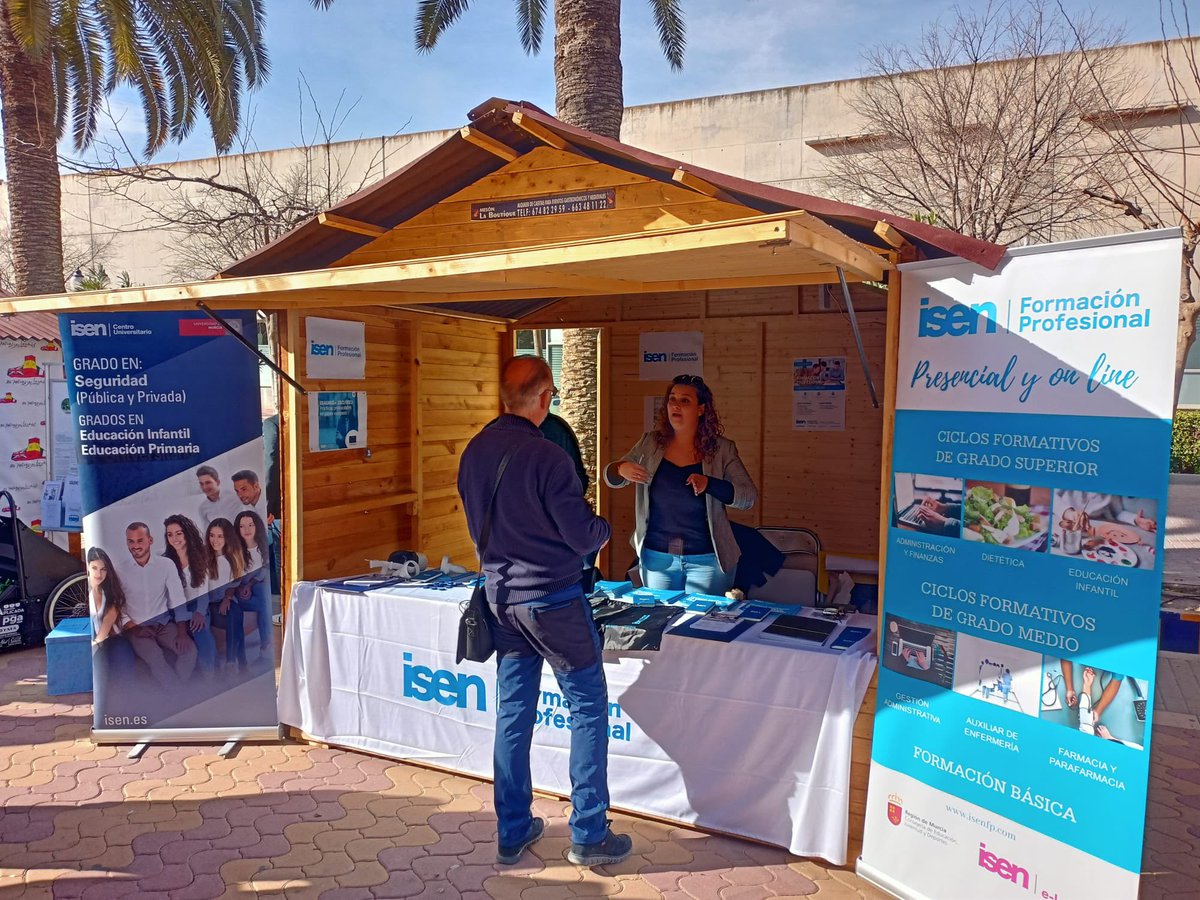 IsenFormacion's tweet photo. 📣 Hoy #Isenfp participa en la I Feria de la Educación en Jumilla, de la mano de #FAMPA
Estamos encantados de poder asesorar al alumnado y sus familias sobre los diferentes itinerarios educativos. 📚🙌🏻
#FeriaDeEducación #Jumilla #Isen #SomosIsen #Fp https://t.co/hDSpVYixxd