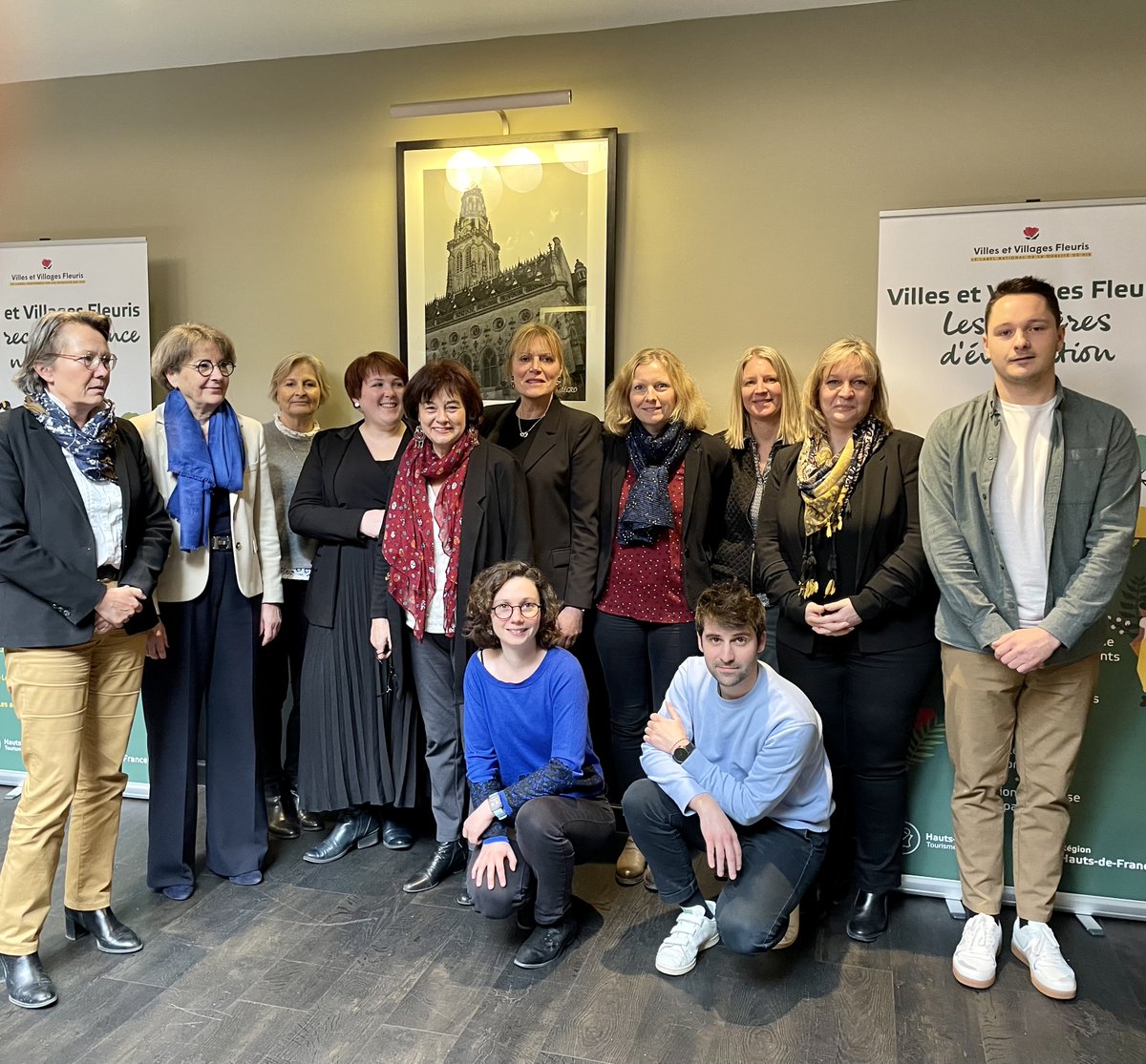 VVFleuris's tweet photo. Cette semaine, le #CNVVF était à @VilleArras pour une journée de travail sur la démarche de labellisation #VillesEtVillagesFleuris en région @hautsdefrance, en présence de @MadyDorchies et de @PatriciaPOUPART, Co-Présidentes du jury régional. 🤝 https://t.co/9SRtfzAH0g