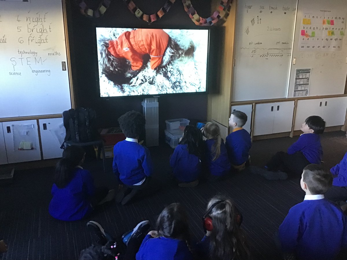StBrendansYoker's tweet photo. @SpacefundJo @ScienceWeekUK
P3 loved watching To the Moon and Mars this morning. Thanks for answering our question as well. We learned a lot about the Artemis mission and many facts about the moon 🌚 
#MarsDay23 #MoonandMars #MarsWeek #MarsHour #BSW23 https://t.co/nQmZfZLe19