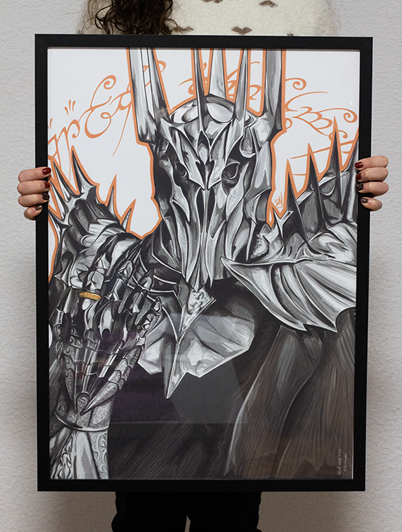 davidvipart's tweet photo. Hemos llegado a 1⃣0⃣0⃣0⃣ seguidores y lo vamos a celebrar con sorteo. Lleva al señor oscuro Sauron en la plenitud de su poder con el Anillo Único a la pared de tu salón 🖼️ Para participar:
▶️ Sigueme
🔁 Retuitea
🏷️ Etiqueta en comentarios a un amigo/a con el que te alistarías en los ejércitos de Mordor
El ganador, el próximo martes 🌋 Solo para 🇪🇸